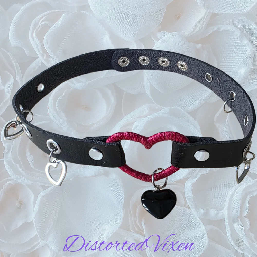 Red Wrapped Heart Choker – Handmade Gothic Heart Charm Collar
